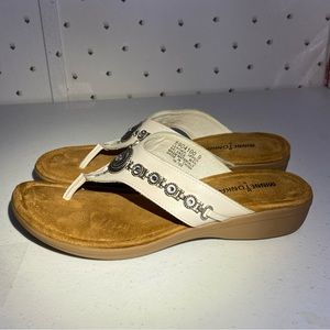 a2019-A1- MinneTonka -Size 9 Woman Shoes-Sandals, Shoes & Brown Color, White